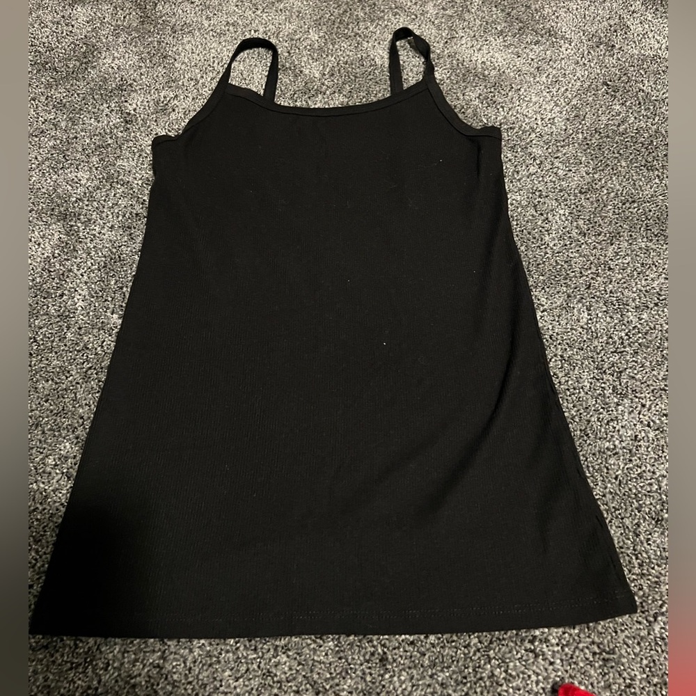 Medium black tank